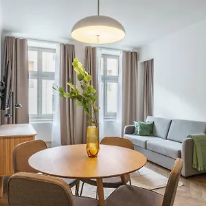 Appart hôtel Limehome Halkova